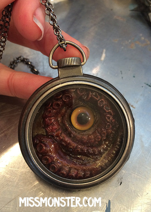 DEEP RED POCKET KRAKEN