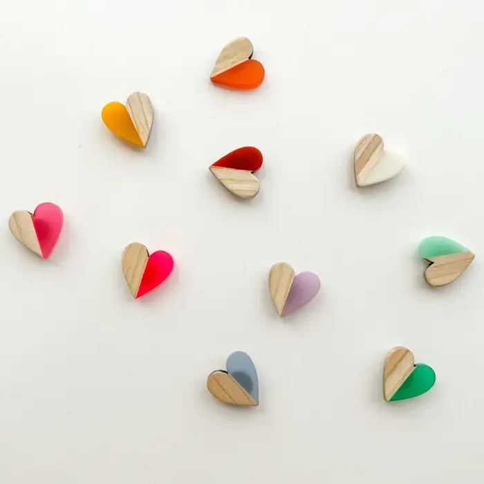 Magnetic Heart Needle Minder