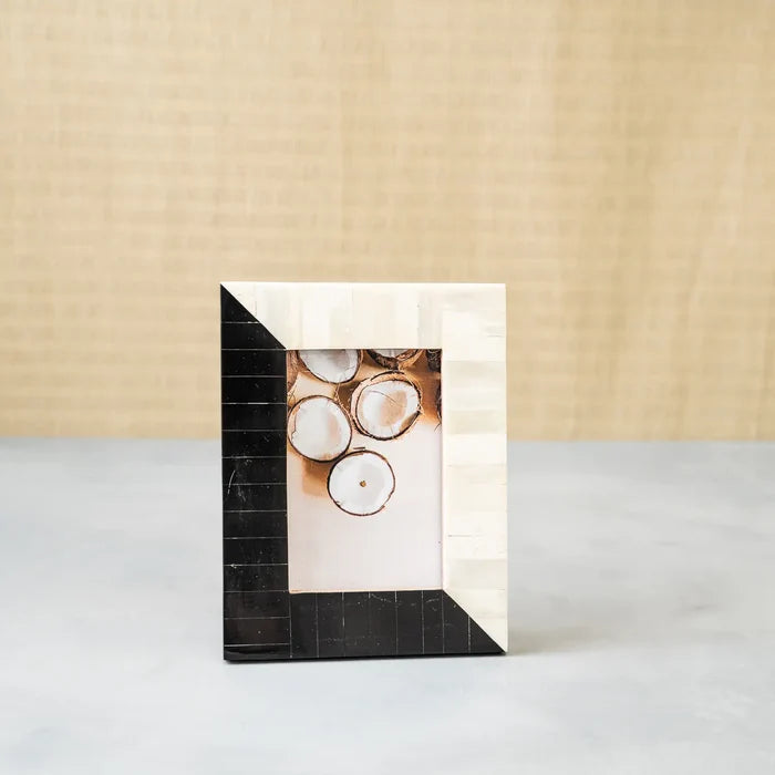 Black & White Photo Frame 4x6
