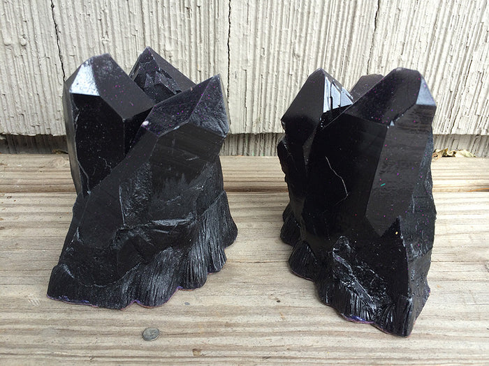 CAST CRYSTAL- QUARTZ ( NO LIGHT)
