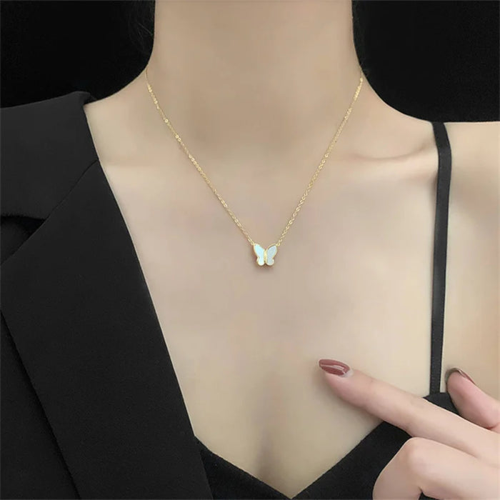 Delicate Golden Chain Dainty Butterfly Pendant Necklace Charm Layering Jewelry