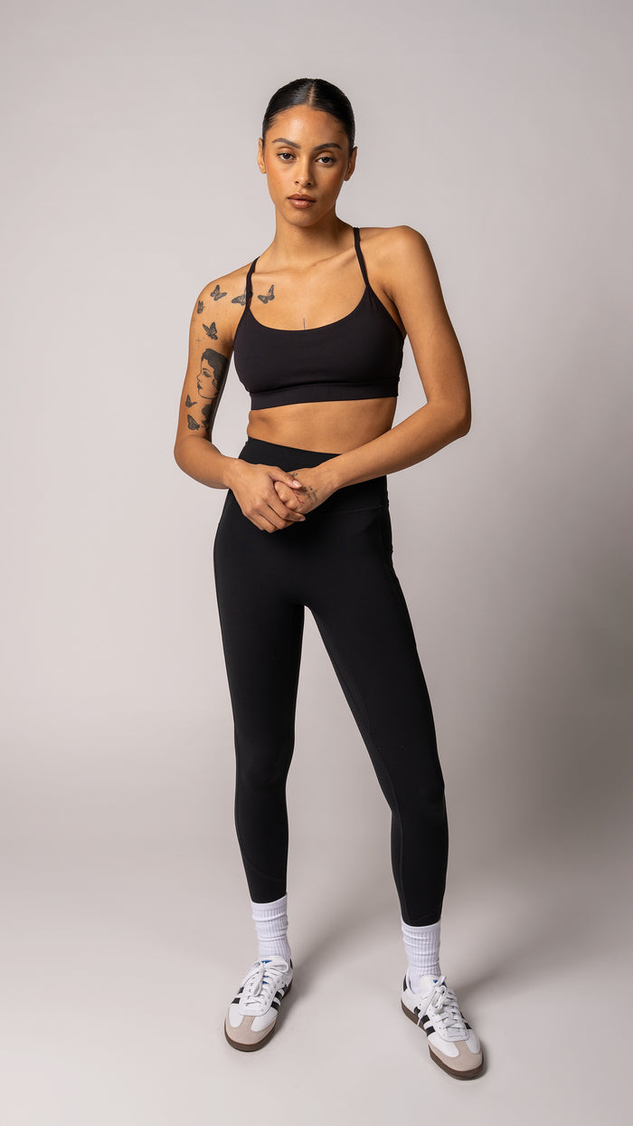 Focus Bra in Jet | Sports Bras | Tuff Collection