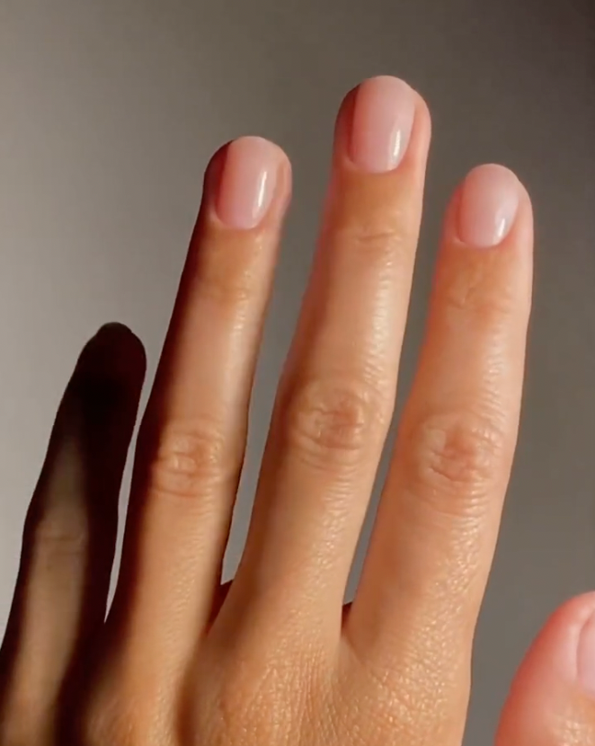 #video-j1b7lxfnsi #format-portrait
