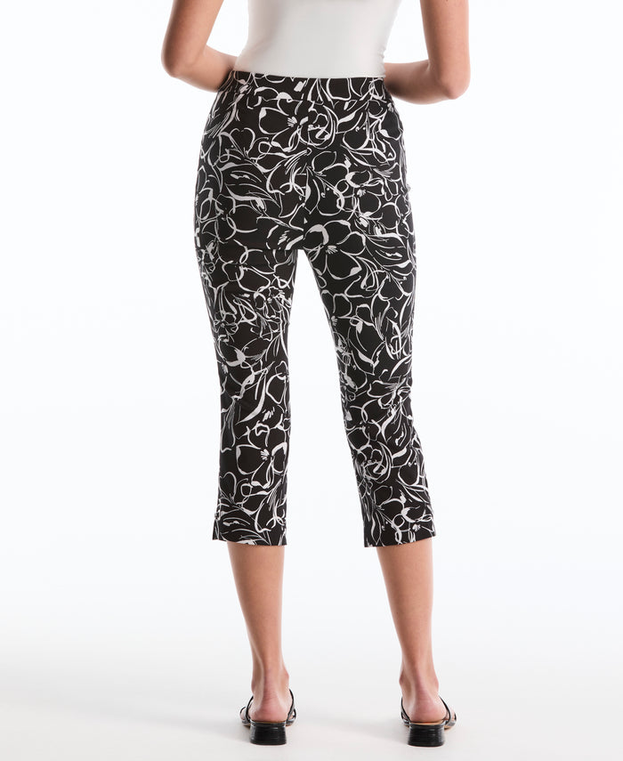 Hibiscus Print Capri with Riveted Vent (White)