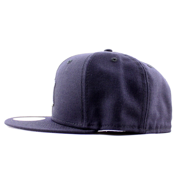 New York Yankees 1999-2006 New Era 59Fifty Fitted Hat (Wool Navy Gray Under Brim White Sweatband)