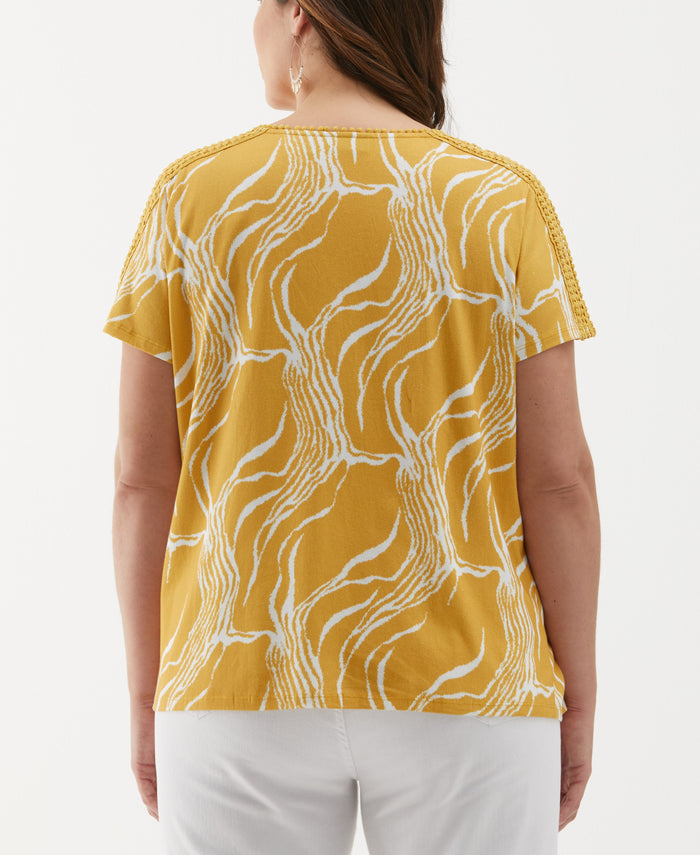 Plus Size Ripple Print Dot Trim Tee (Golden Spice)