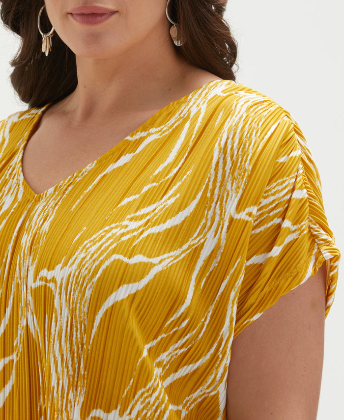 Plus Size Ripple Print V-Neck Plisse Top (Golden Spice)