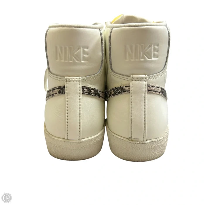 Shoes Sneakers By Nike In Snakeskin Print, Size: 8