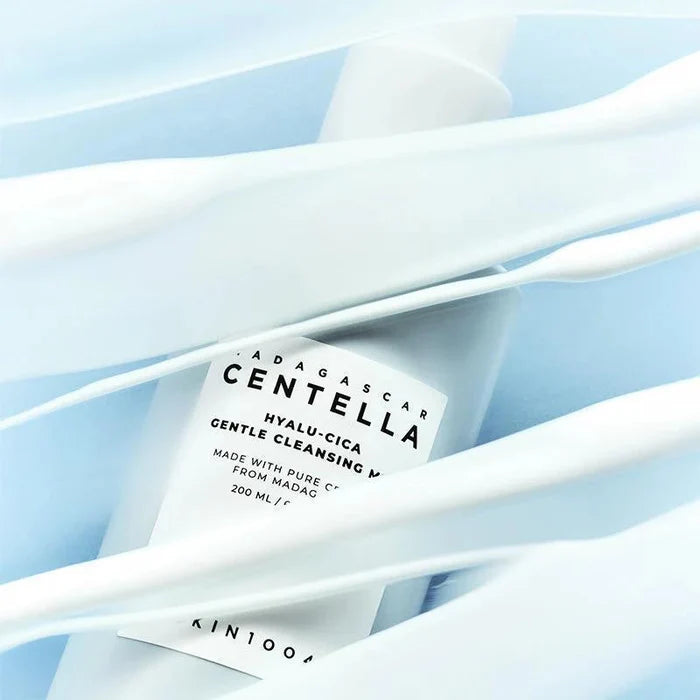 SKIN1004 Madagascar Centella Hyalu-Cica Gentle Cleansing Milk 200 mL