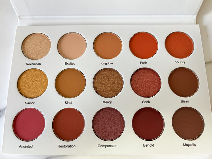 Velvet Bloom 15 - Color Eyeshadow Palette with Mirror – Matte & Shimmer Shades | Reiland Beauty Products - Reiland Beauty Products, LLC