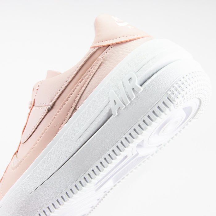 WMNS AF1 PLT.AF.ORM (Pink Oxford/Light Soft Pink)